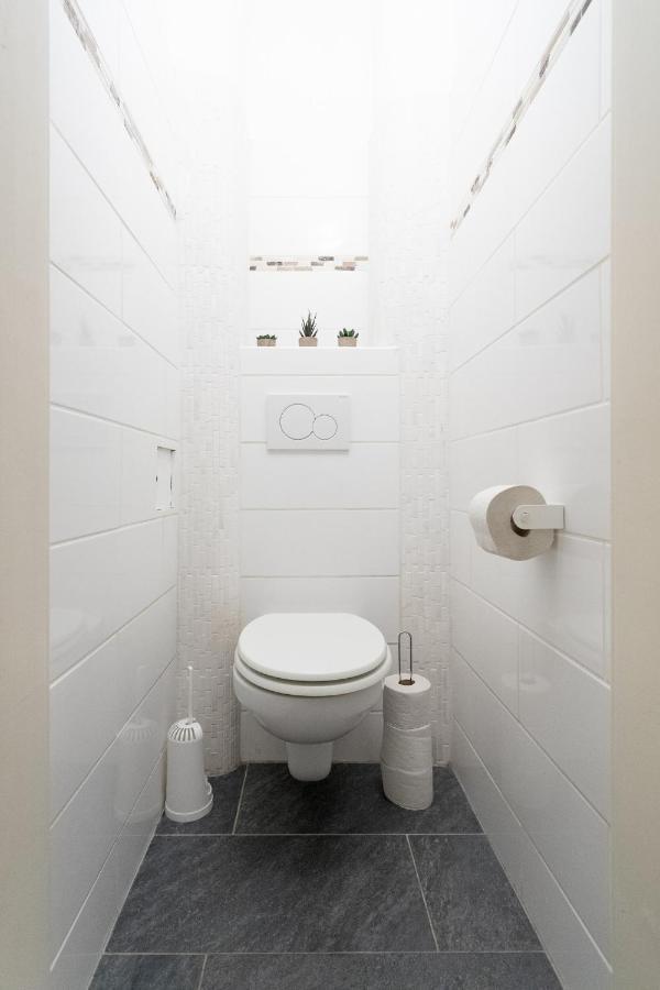 Balcony Apartment, 1 Min To U1 Reumannplatz فيينا المظهر الخارجي الصورة